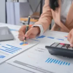 Professional Bookkeepers & Fractional CFO Services: The Smart Finance Solution for Modern Companies